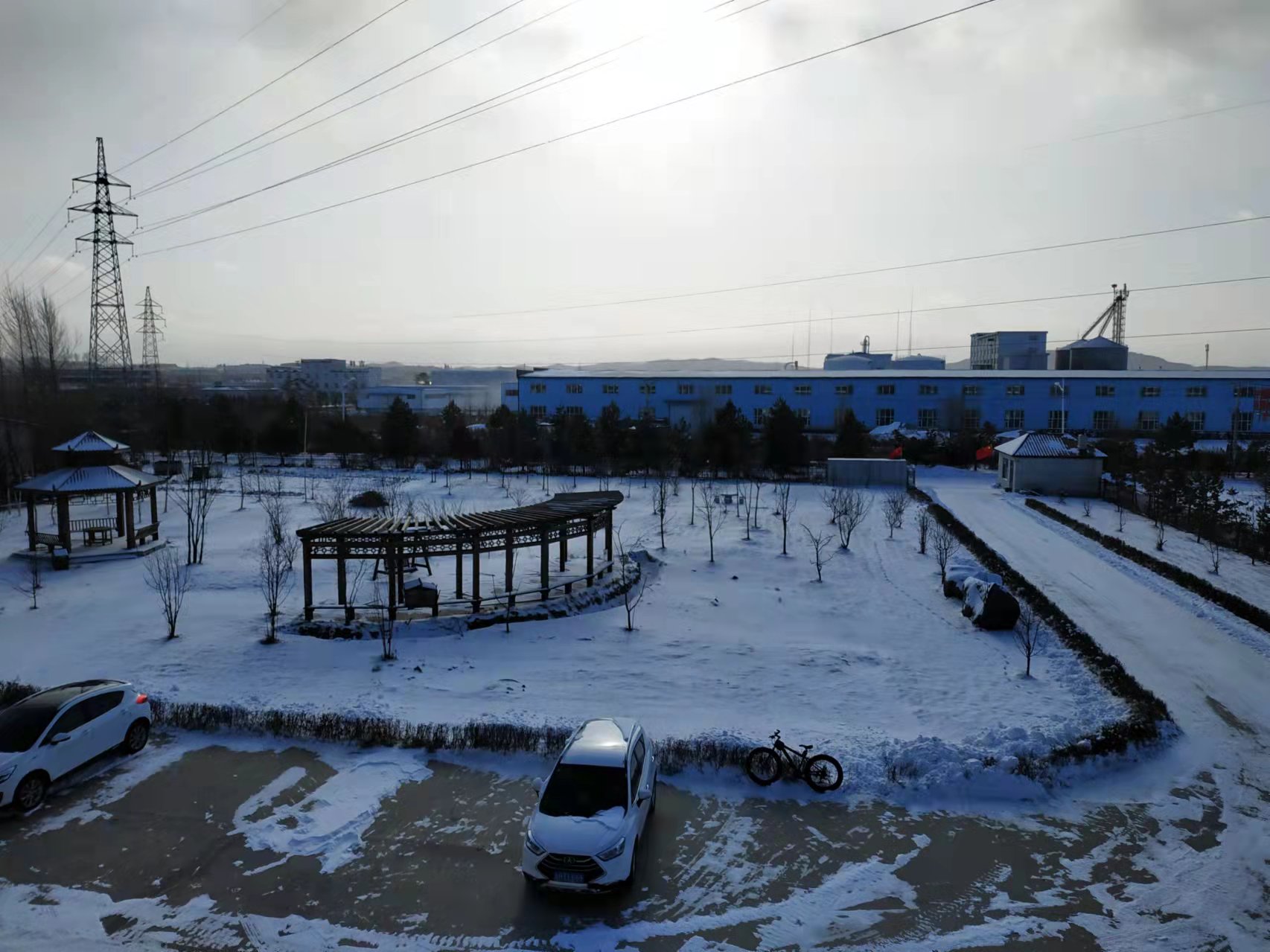 深圳古特吉林工廠，位于吉林敦化，生產(chǎn)線目前主打產(chǎn)品為谷胱甘肽和β-煙酰胺單核苷酸。